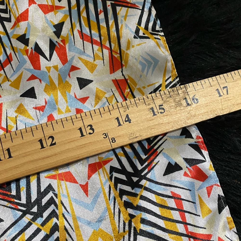 Evolve Colorful Geometric Pattern Scarf Polysilk - Picture 11 of 15